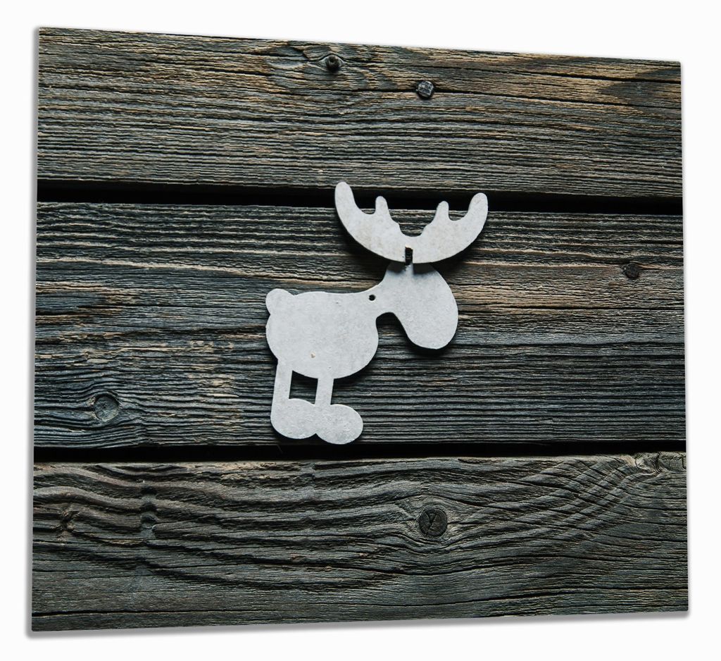 Wallario Herdabdeckplatte aus Glas, Größe 60 x 52 cm 1-teilig, Motiv Elch Symbol in weiß, vor dunklem Holz
