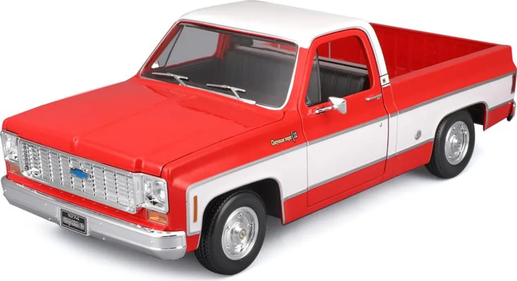 Voiture miniature Chevrolet C10 Cheyenne 1974 de Maisto à l'échelle 1:18