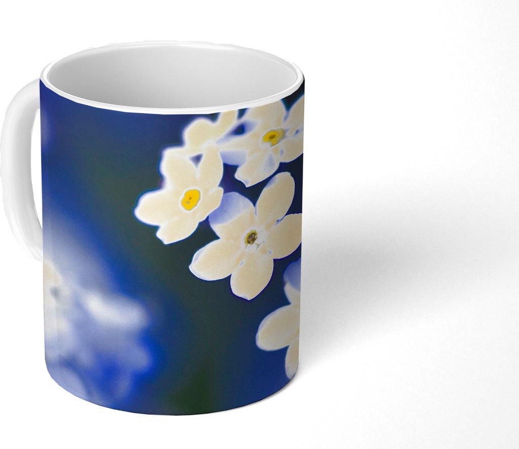 MuchoWow Tasse Kaffeetasse Kaffeebecher 350 ml Nahaufnahme eines Vergissmeinnicht Teetasse - Fototasse - Becher - Keramikbecher - Teebecher - Kaf...