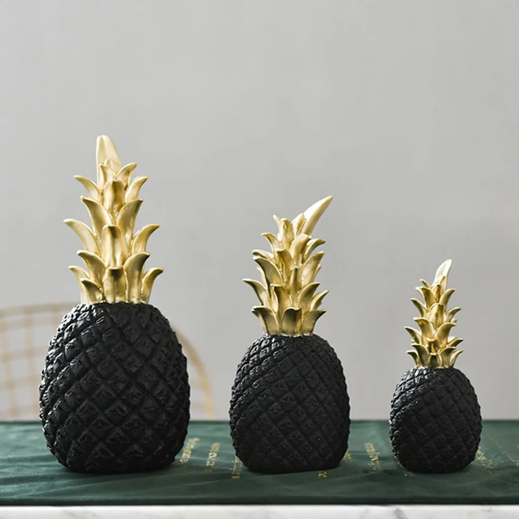 Ananas en résine blanche et dorée décoration de table design 25cm