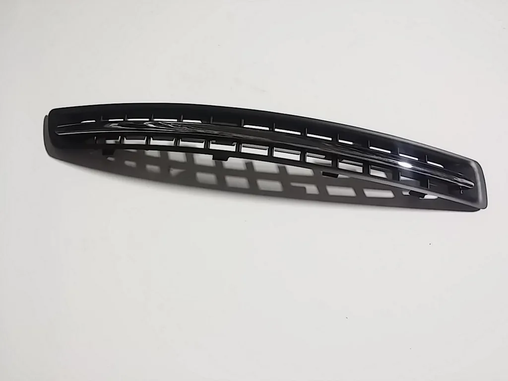Réparer calandre cassée Volvo XC90 droite grille chromée OE fixe