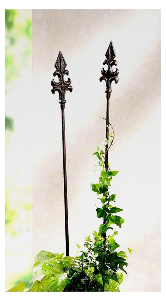 2er Set Gartenstecker Französische Lilie aus Metall, 110 cm hoch, Antik-Optik, Blumenstecker, Pflanzenstütze, Gartendekoration für den Außenber...