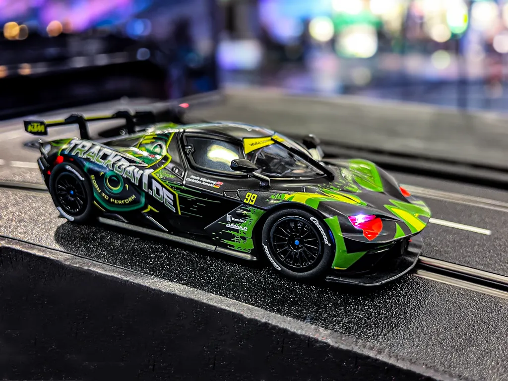 Voiture de circuit Carrera KTM X-BOW GT2 1:32 - Réplique Slot Car Digital