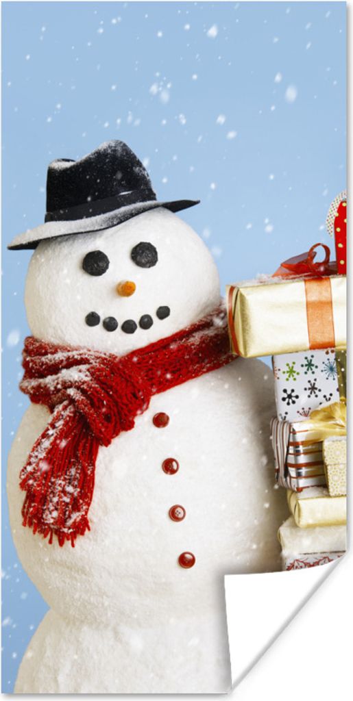 MuchoWow Poster Ein Schneemann mit Weihnachtsgeschenken 80x160 cm - Kinderzimmer
