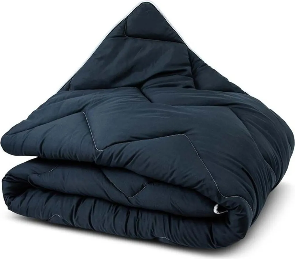Couette 140x200 bleu marine pour lit 1 personne usage toutes saisons