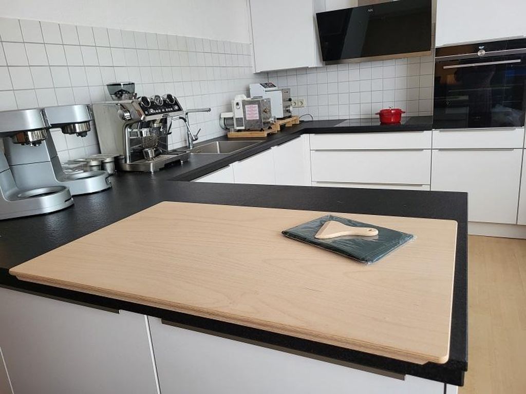 Set Nudelbrett Buche 100 x 60 x 1,2 cm incl. Teigschaber Produktbild 