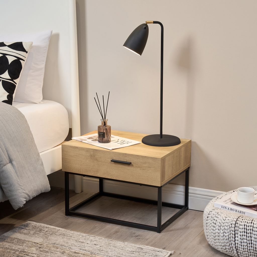 Table de nuit 'Lavangen' avec un tiroir imitation chêne / Image du produit 