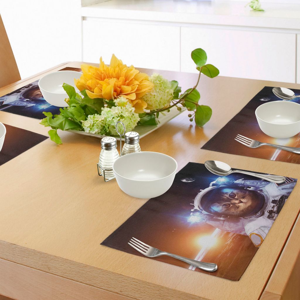 ABAKUHAUS Raum Katze Platzmatten, Kätzchen im Weltraum Suit Sun Lunar Eclipse über Planet Stars Bild, Tiscjdeco aus Farbfesten Stoff für das Ess...