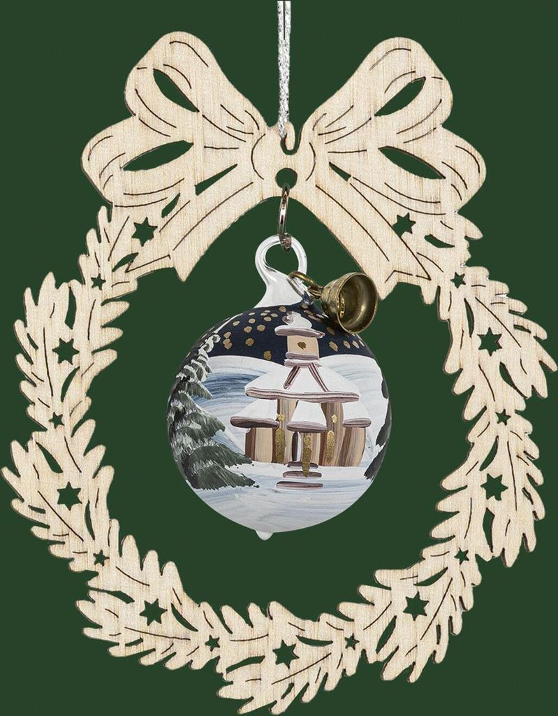 Christbaumschmuck Zweig mit handbemalter Kugel und Seiffener Kirche BxH 7x9cm NEU