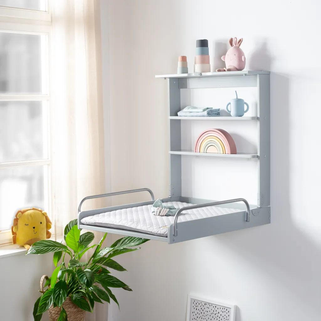Plan à langer mural pour petit espace - table pliante bois et gris