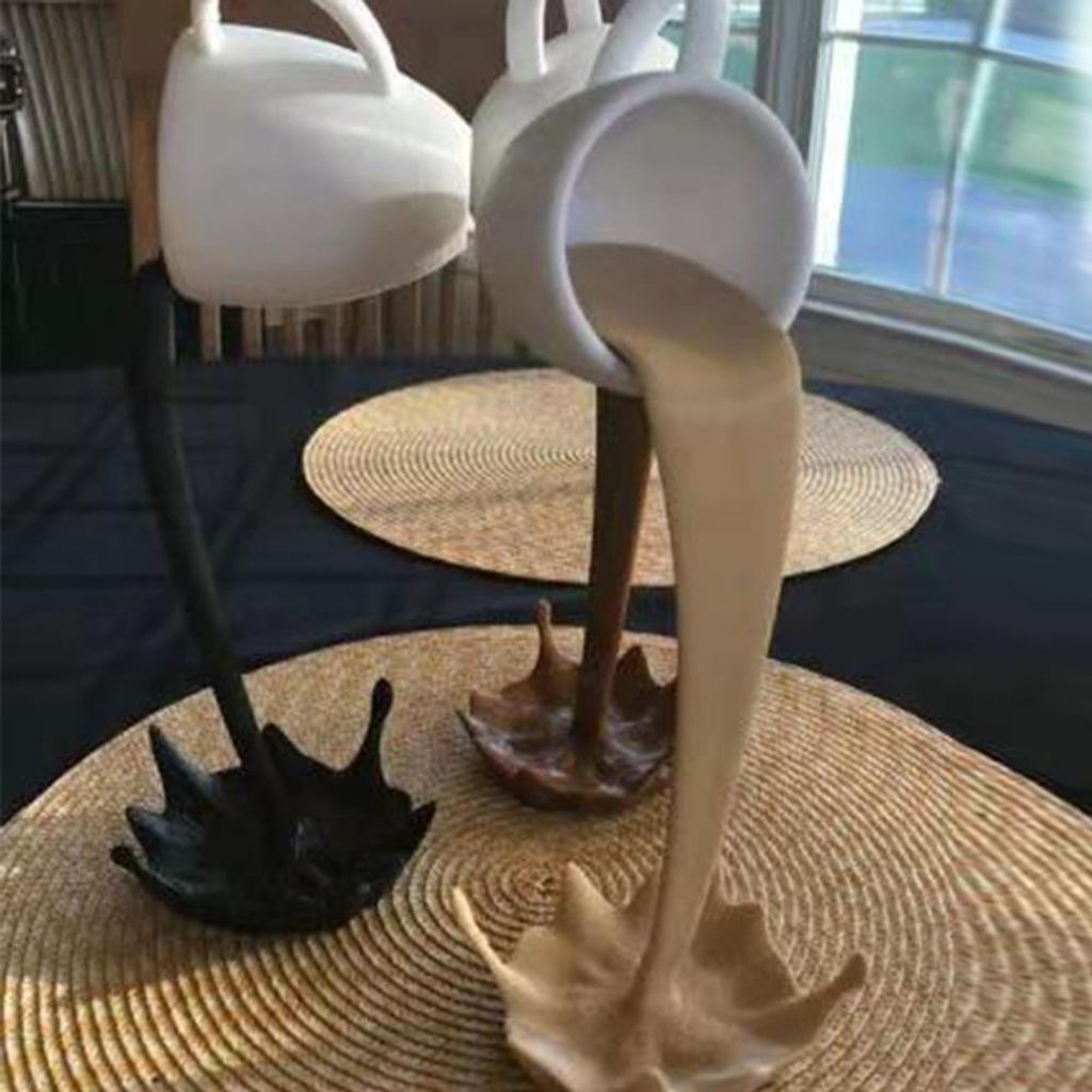 Floating Spilling Coffee Cup Spilling Pouring Coffee Cup Skulptur Skulptur für Küche Esszimmer Dekor