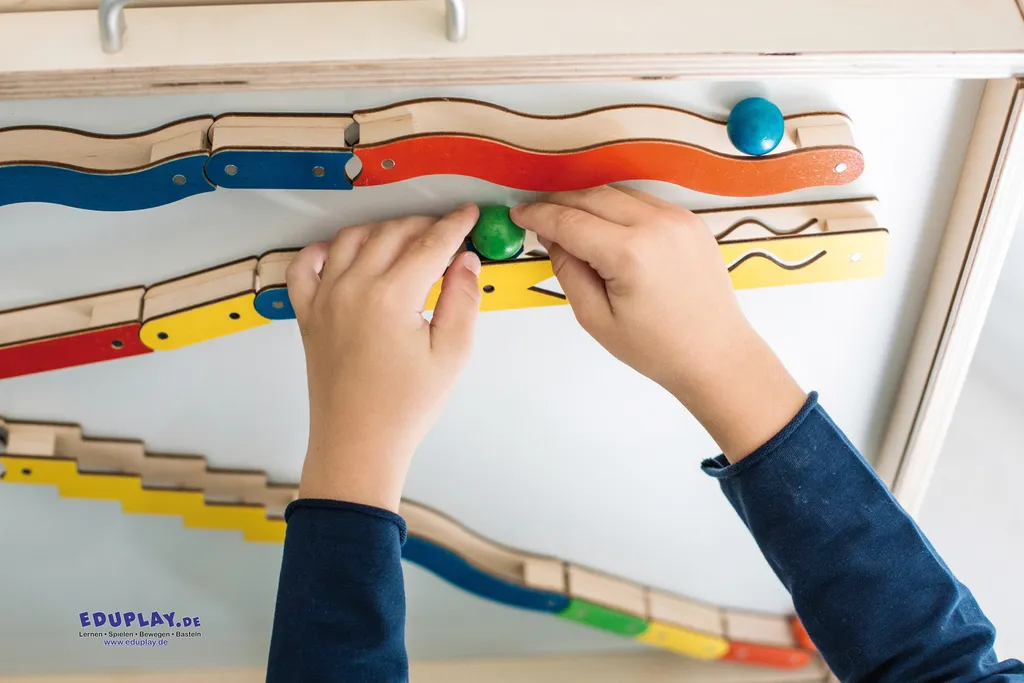 Circuit de train magnétique enfant avec mallette de rangement Maglab - 2