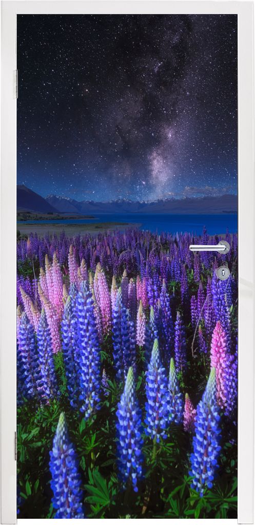 MuchoWow Türtapete Selbstklebende Türfolie Blumen - Nacht - Lupine - Sternenhimmel - Lila - Natur 95x235 cm Türposter Türaufkleber Klebefolie...