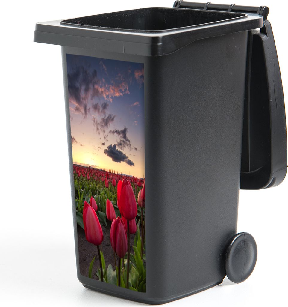 MuchoWow Mülltonnenaufkleber Rote Tulpen und ein Sonnenuntergang 44x98 cm - Containeraufkleber - Aufkleber - Mülltonnen-Aufkleber