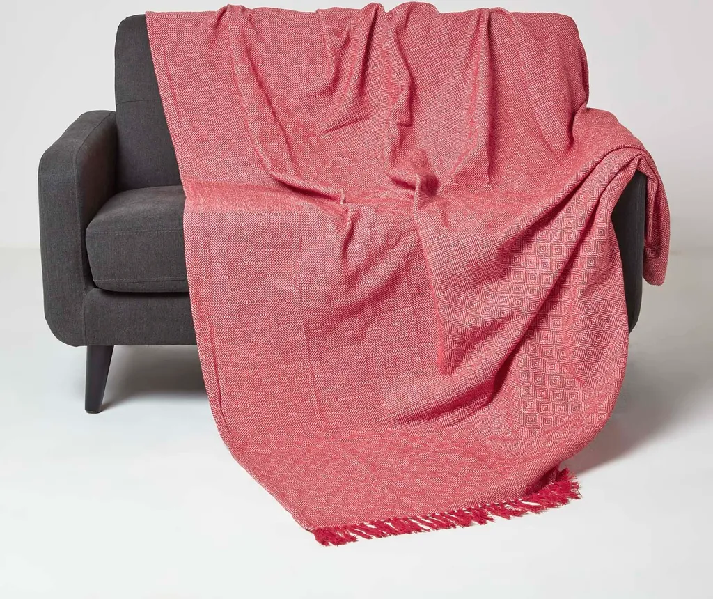 HOMESCAPES Malda copriletto XXL 255 x 360 cm, rosso con frange - coperta in cotone con motivo a rombi