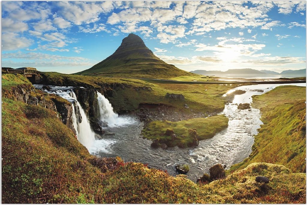 Wallario Wandbild Island Panorama Fluss Berge und blauer Himmel, Größe: 61 x 91,5 cm, Poster mit rahmenlosen Bildhalter