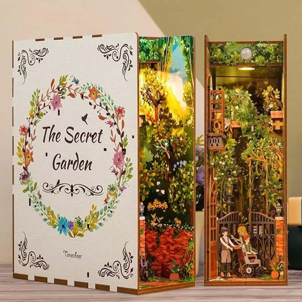 Miniaturowy domek Book Nook - Zaczarowany ogród - Puzzle 3D Zdjęcie produktu 