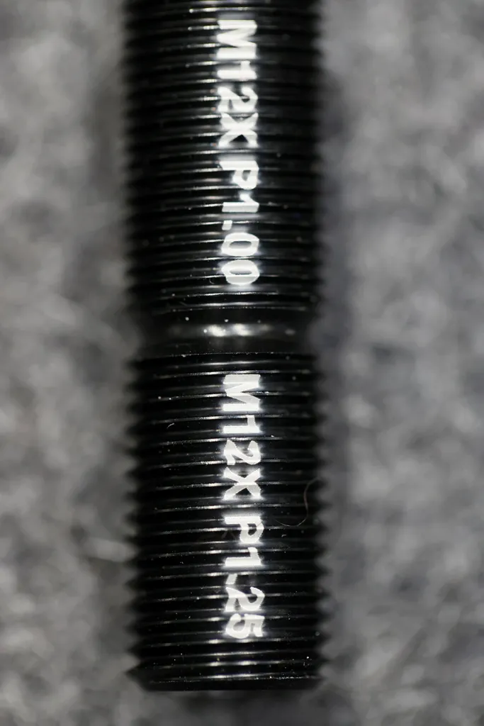 Axe de roue arrière adaptable RADOXX Evolution pour cadre VTT et route - 10