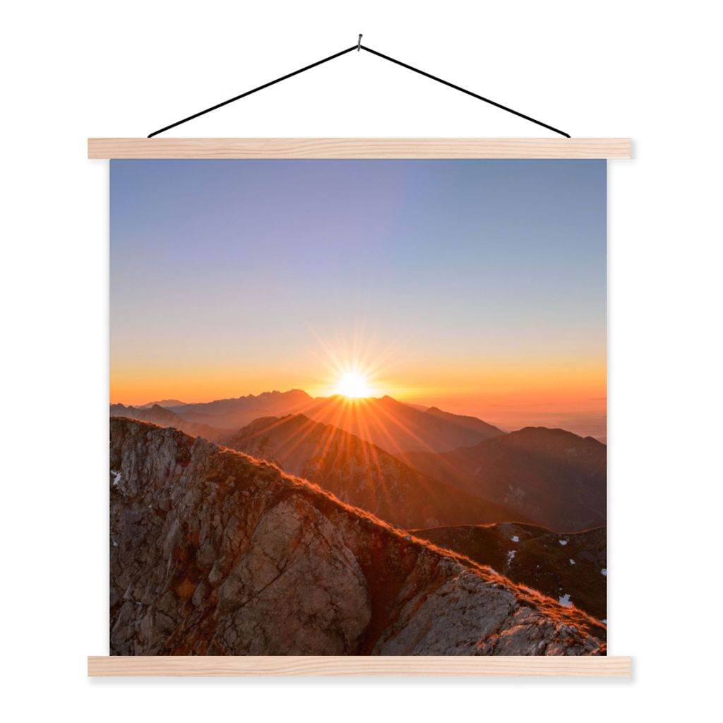 MuchoWow Textilposter Berg - Landschaft - Sonne 60x60 cm mit holzfarbenen Rahmen - Wanddekoration