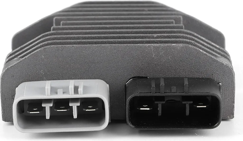 Régulateur 5JW-81960-00 : Solution Panne de Charge Yamaha FZ8 Fazer