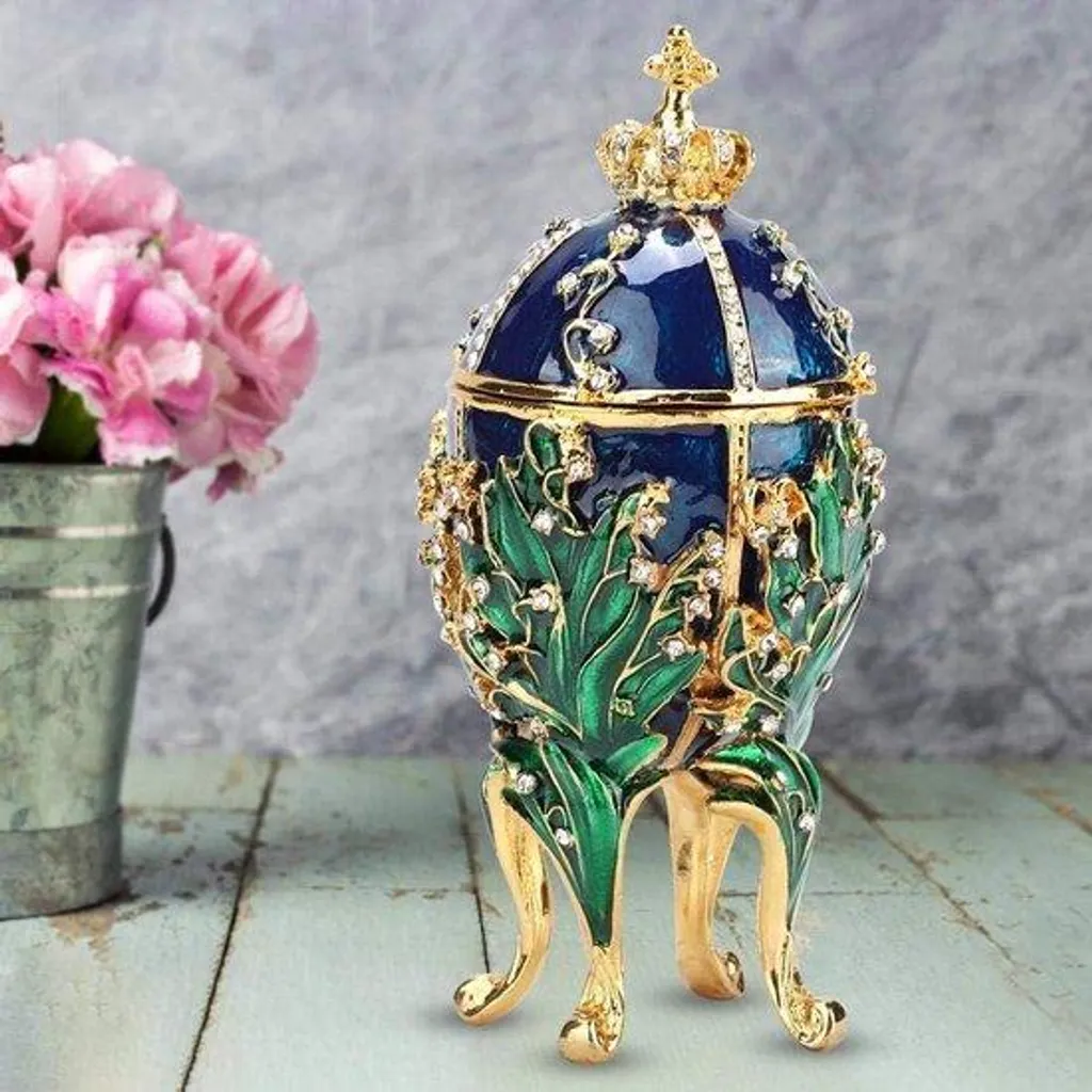 Boîte à bijoux œuf bleue émaillée artisanale aux détails impériaux