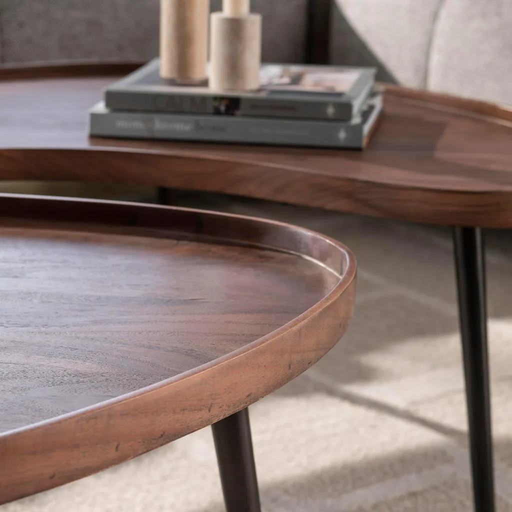 Table basse acacia sculpté main 103 cm marron et noir design unique
