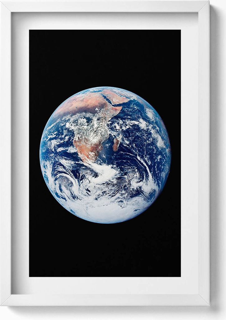 Die Erde vom Weltraum aus gesehen– Wandbild mit Rahmen – Gerahmtes Bild – Wanddekoration – 40x60 cm – Weiß