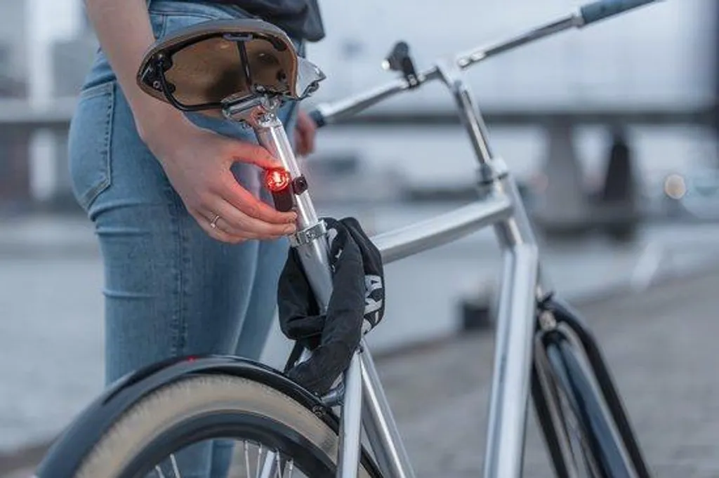 AXA Compactline 35 Kit d'éclairage vélo LED rechargeable USB puissant - 6