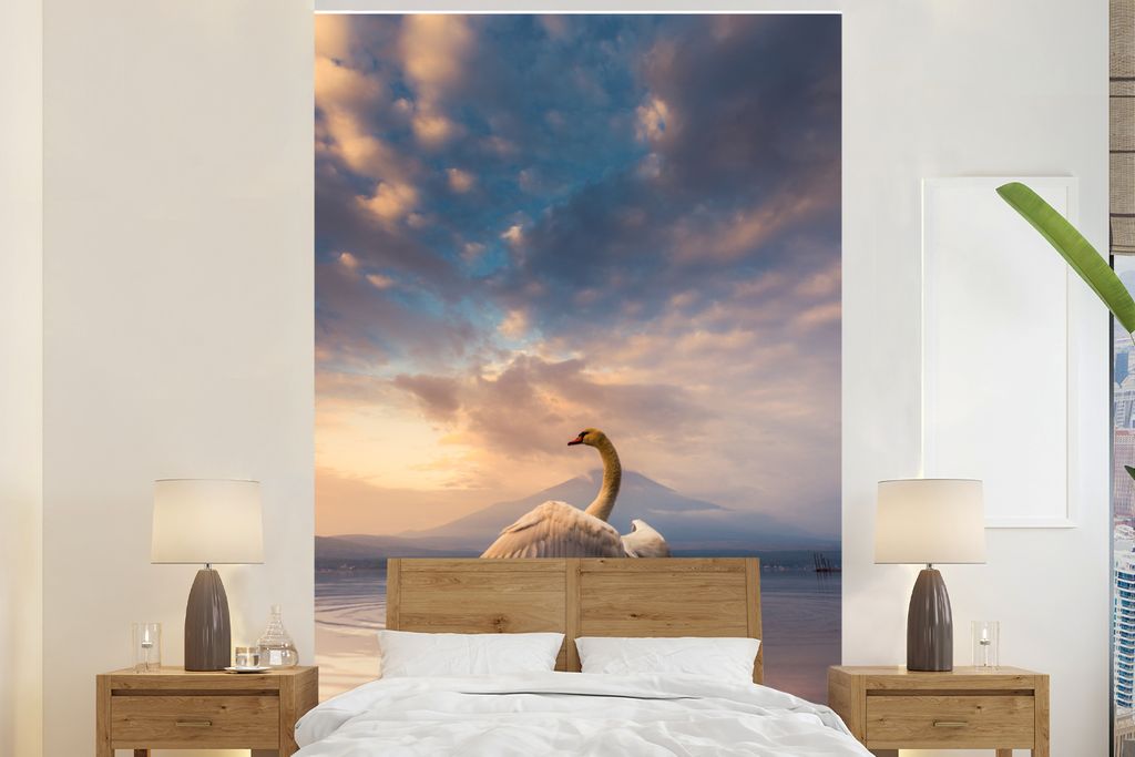 MuchoWow Fototapete für Wohnzimmer oder Schlafzimmer Wandtapete Vinyl Motivtapete Schwan - Wolken - Wasser - 225x350 cm - Schlafzimmer tapete