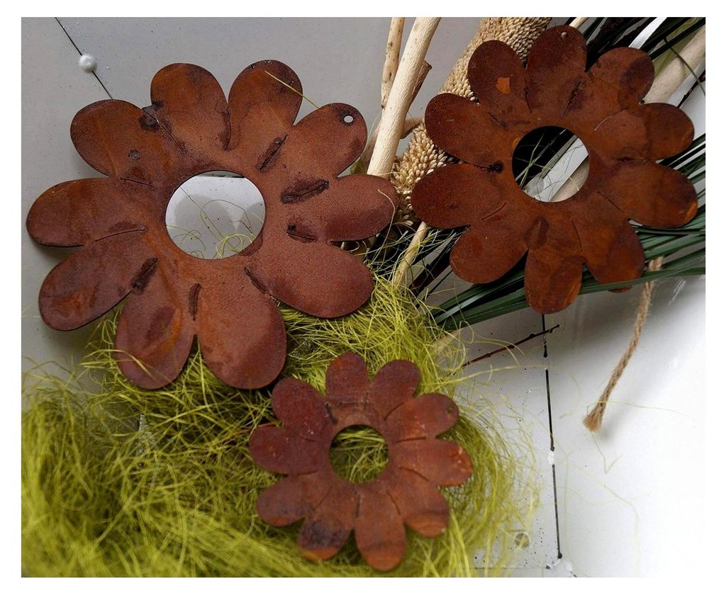 3-teiliges Set Edelrost Blüten zum Hängen 8/12/15 cm Garten- und Fensterschmuck