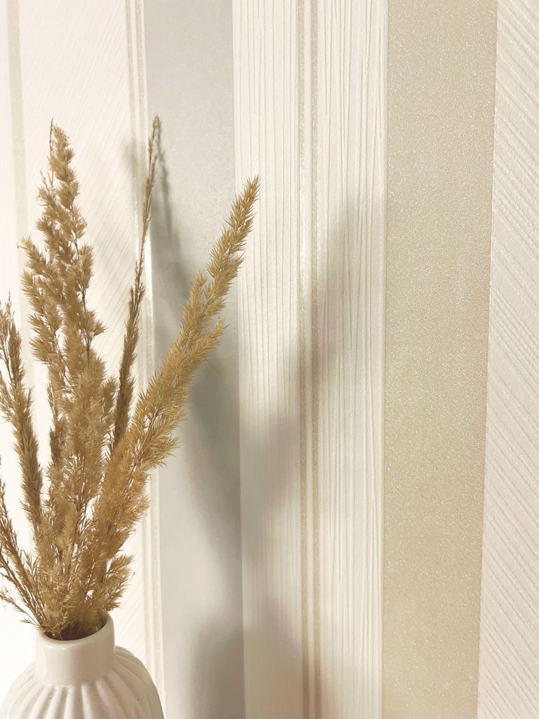 NEWROOM Tapete Grau Vliestapete Streifen - Streifentapete Modern Beige Weiß Linien Mustertapete Landhaus