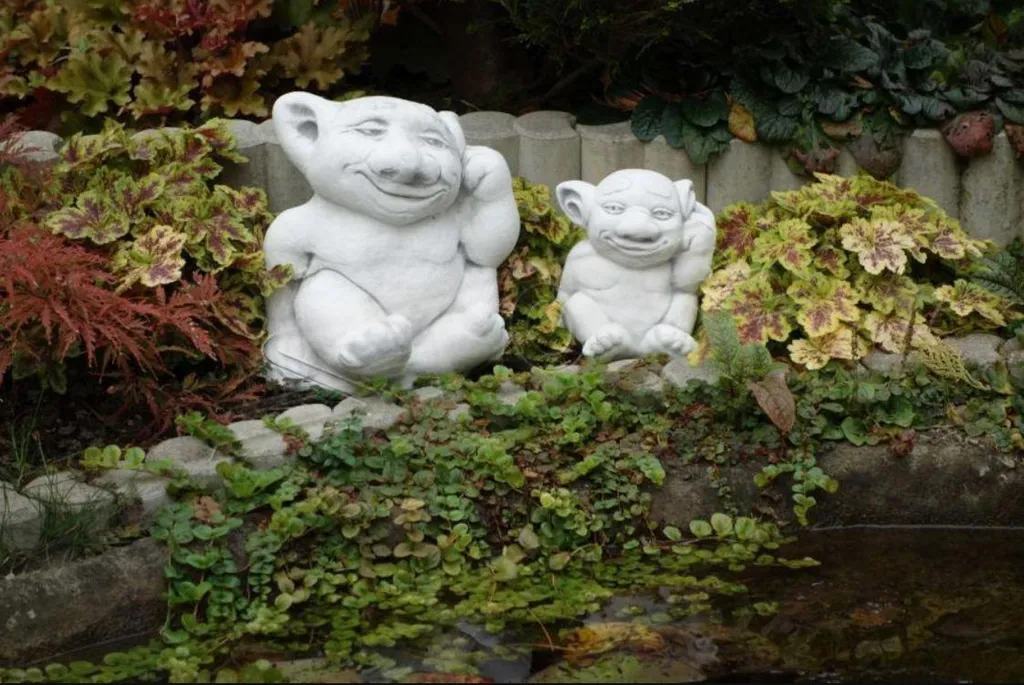 Statue Troll Design 26cm Sculpture Résistante pour Jardin et Balcon