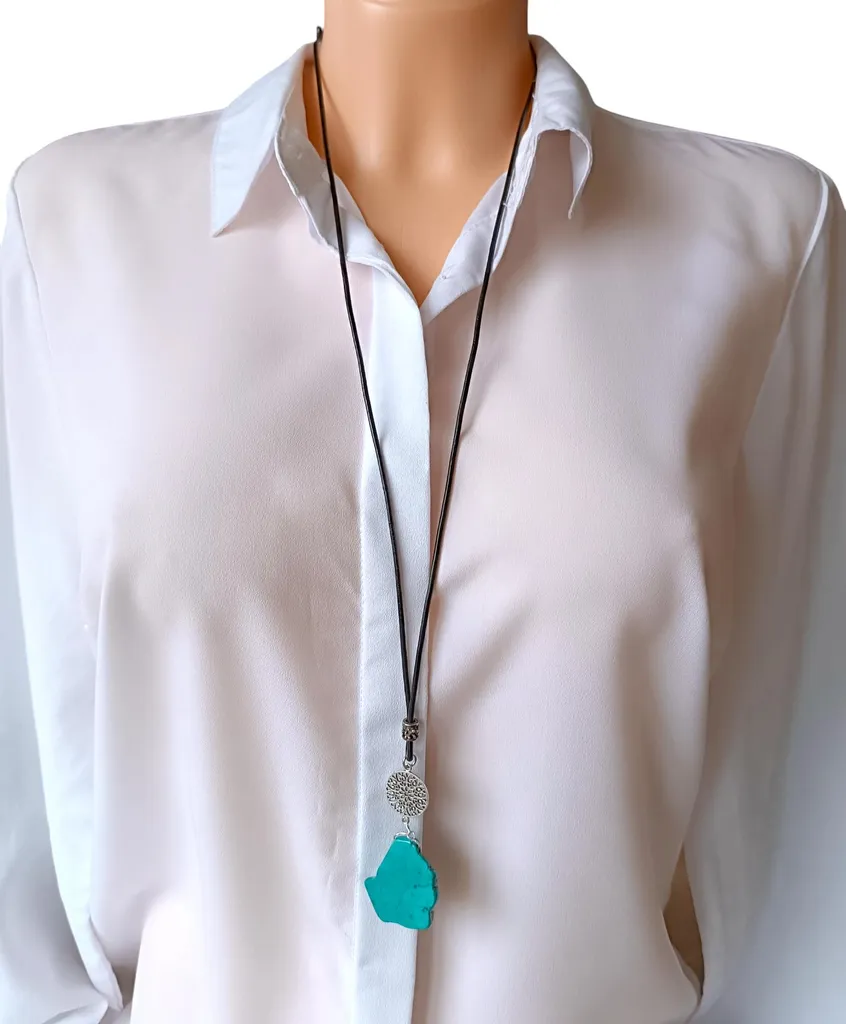 Collier réglable 80cm en howlite bleue pour sublimer vos tenues ternes