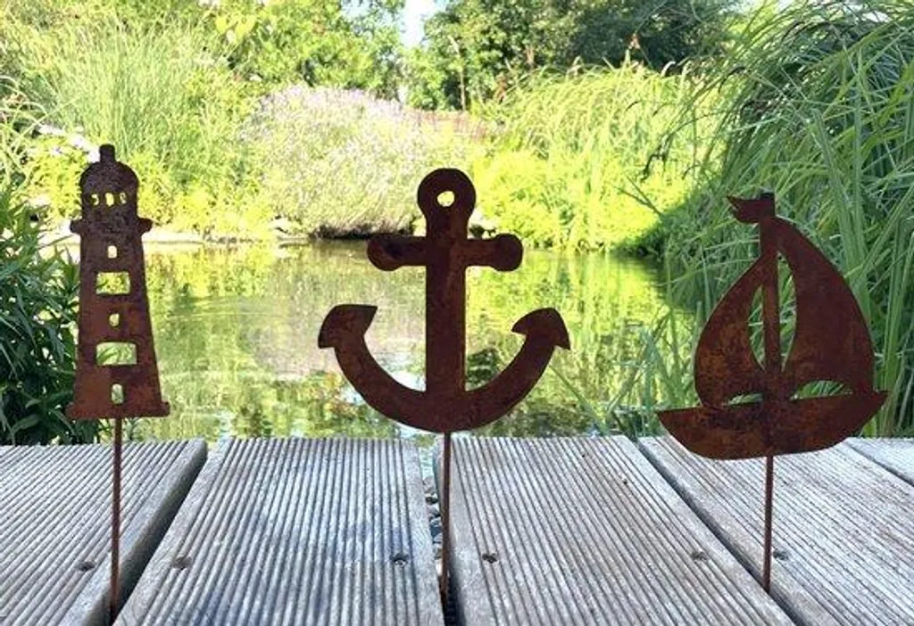 Déco jardin durable : lampes maritimes métal rouillé ne craignant rien