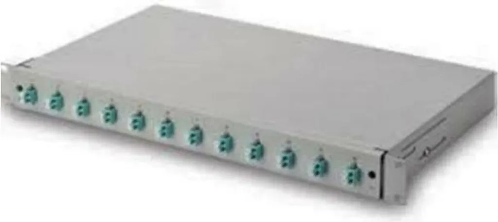 Patch Panel 12 ports Cat 5e DN-96207-2U avec montage LSA facile et rapide