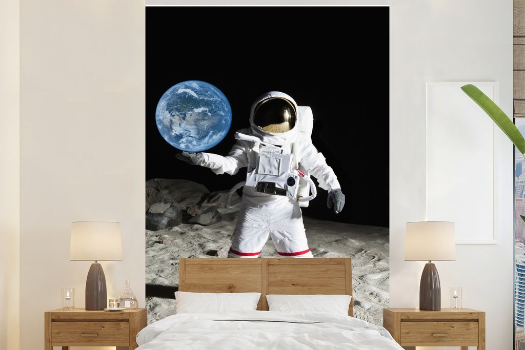 MuchoWow Fototapete für Wohnzimmer oder Schlafzimmer Wandtapete Vinyl Motivtapete Astronaut - Mond - Erde - 180x280 cm - Wallpaper