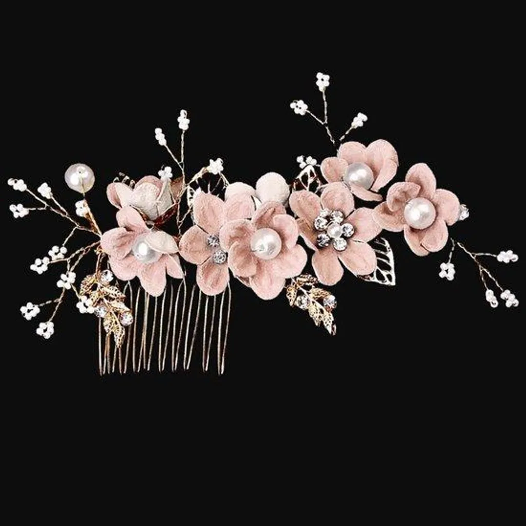 Peignes mariage et barrettes roses : coiffure demoiselle d'honneur idéale