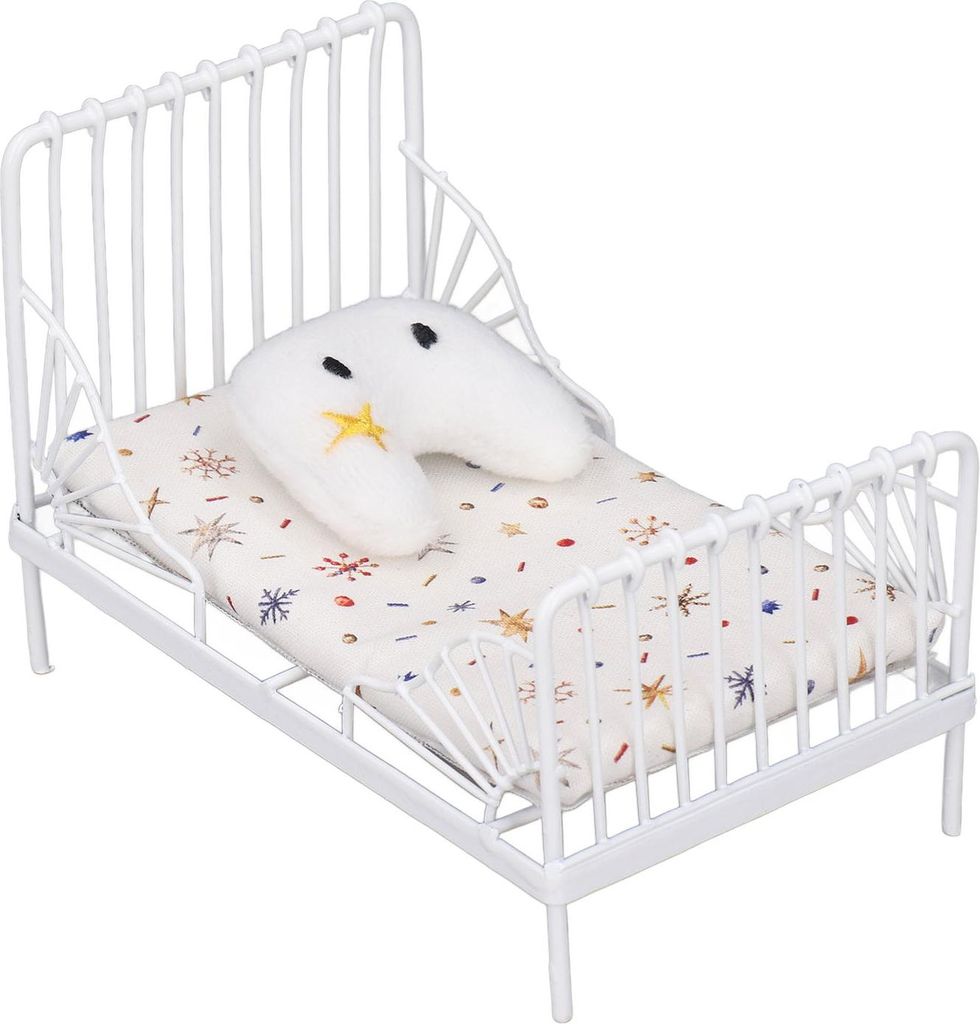 Puppenhausmöbel im Maßstab 1:12, Mini-Bettset, dekoratives Kissen, Metallrahmen, realistisches Miniatur-Sternmuster in Weiß