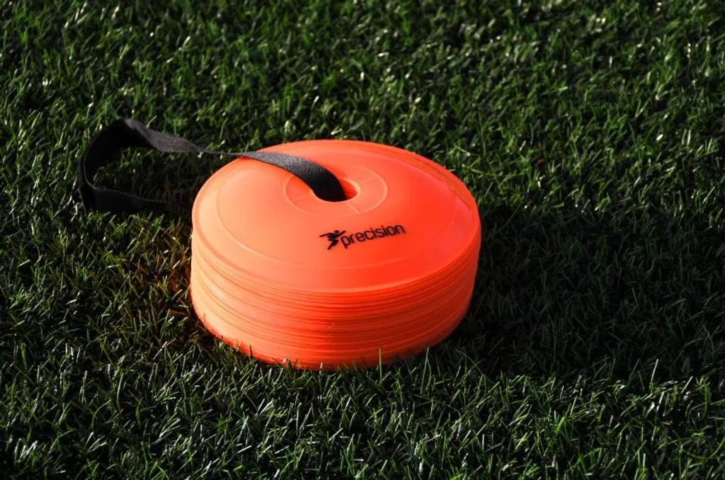 Bonnets d'entraînement plats Precision orange - Lot de 40 marqueurs sol