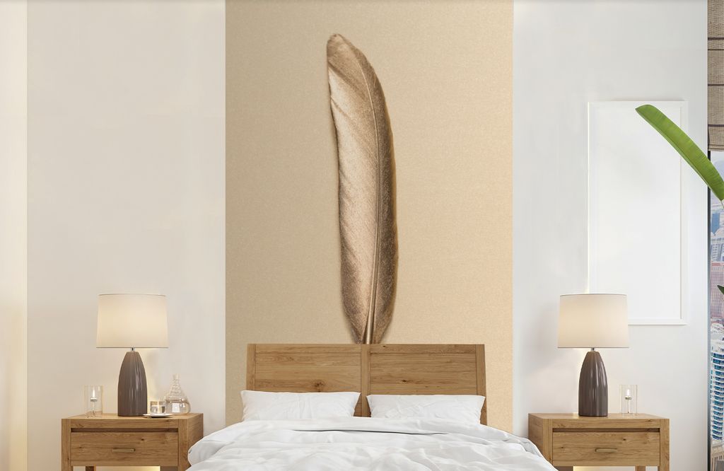 MuchoWow Fototapete für Wohnzimmer oder Schlafzimmer Wandtapete Vinyl Motivtapete Gold bemalte Feder auf einem goldenen Hintergrund - 120x240 cm...