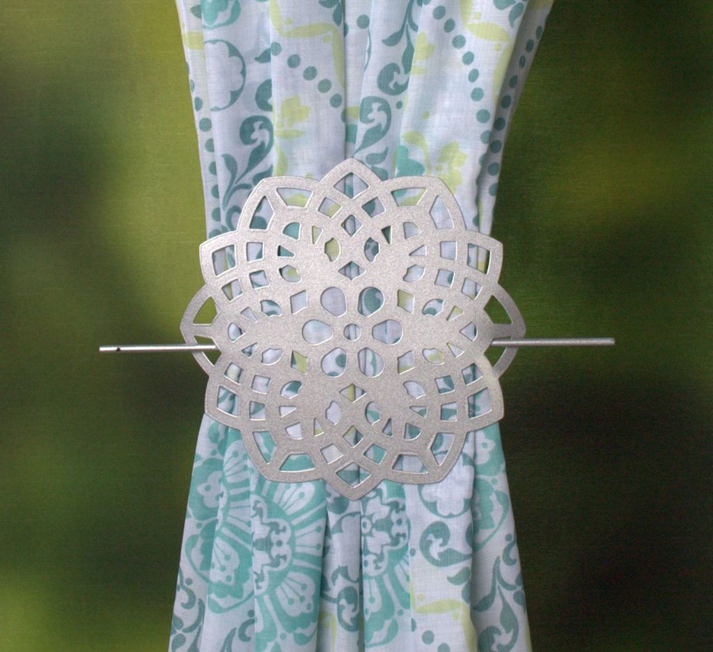 Metallraffhalter in größe 18 x 18cm, Frabe Silber, Gitter oder Blume