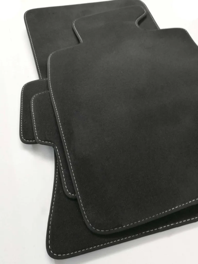 Mini Clubman R55 R56 Tappetini Premium Velluto Nero Silver Stitching 4pz