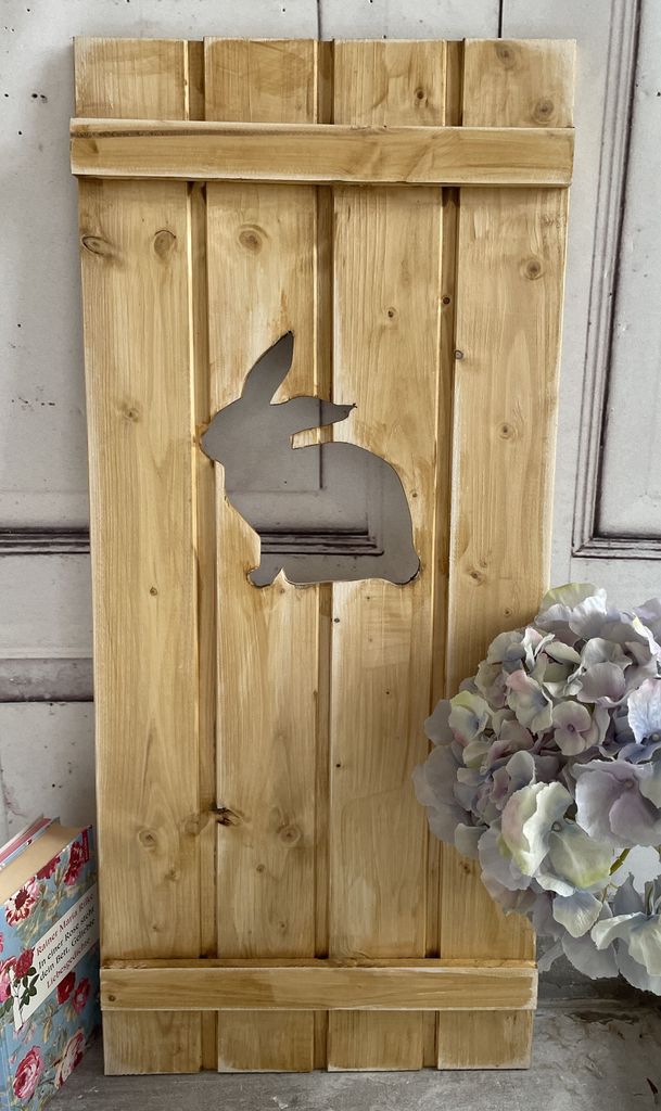 Sehr süßer Landhaus Fensterladen Hase, Kanninchen, Shabby eiche, Handgefertigt
