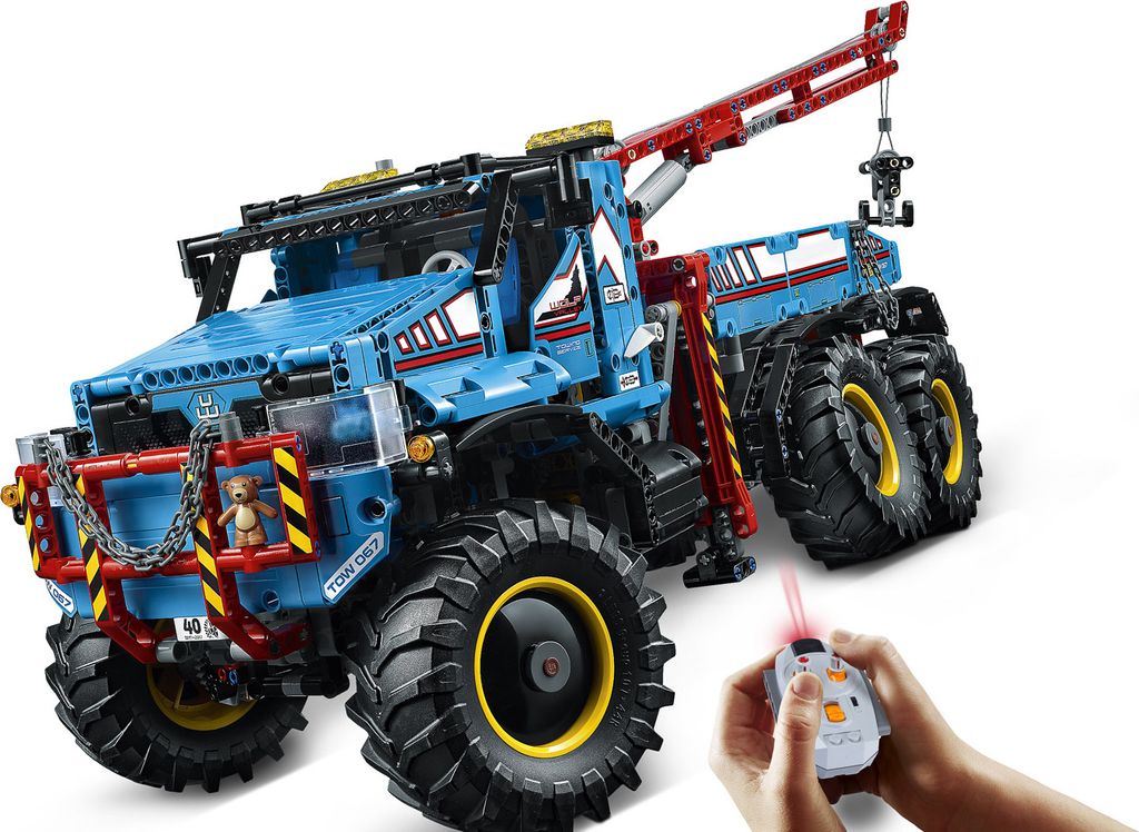 LEGO® Technic Allrad-Abschleppwagen, 42070 Produktbild 