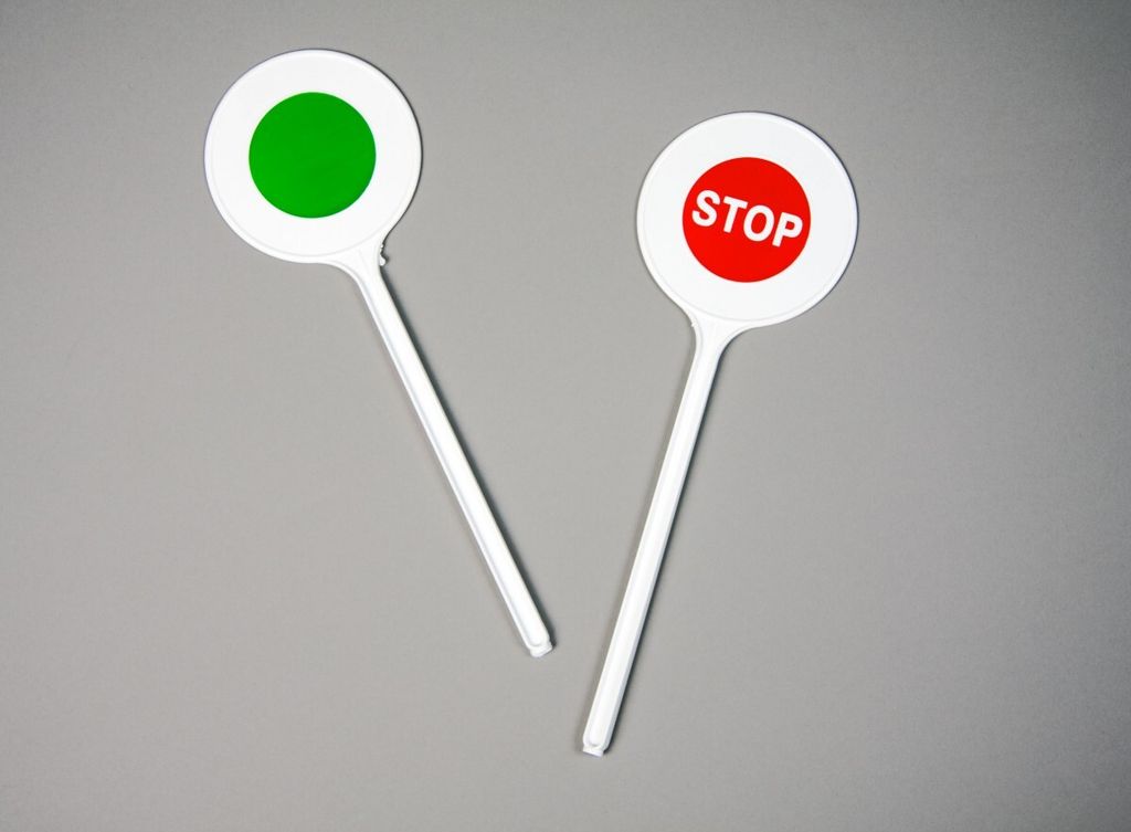 Polizeikelle vorne grün und hinten rot mit Stop Neu Produktbild 