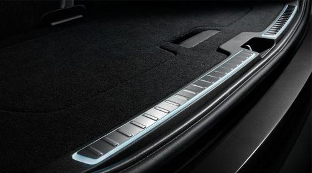 VOLVO C40 beleuchtete Gepäckraumverkleidung anthrazit 32353326
