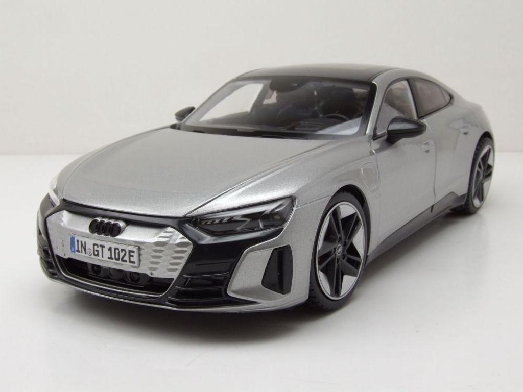 Audi RS e-tron GT strieborná 1:18 BBURAGO Obrázok produktu 8
