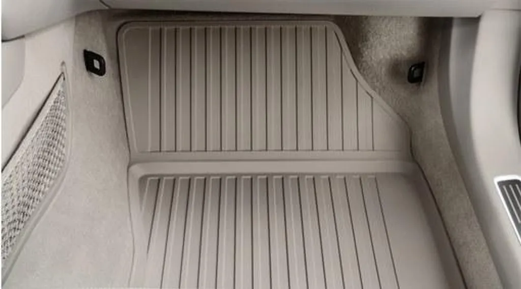 Tapis de sol Volvo XC60 II caoutchouc blond contre boue et humidité