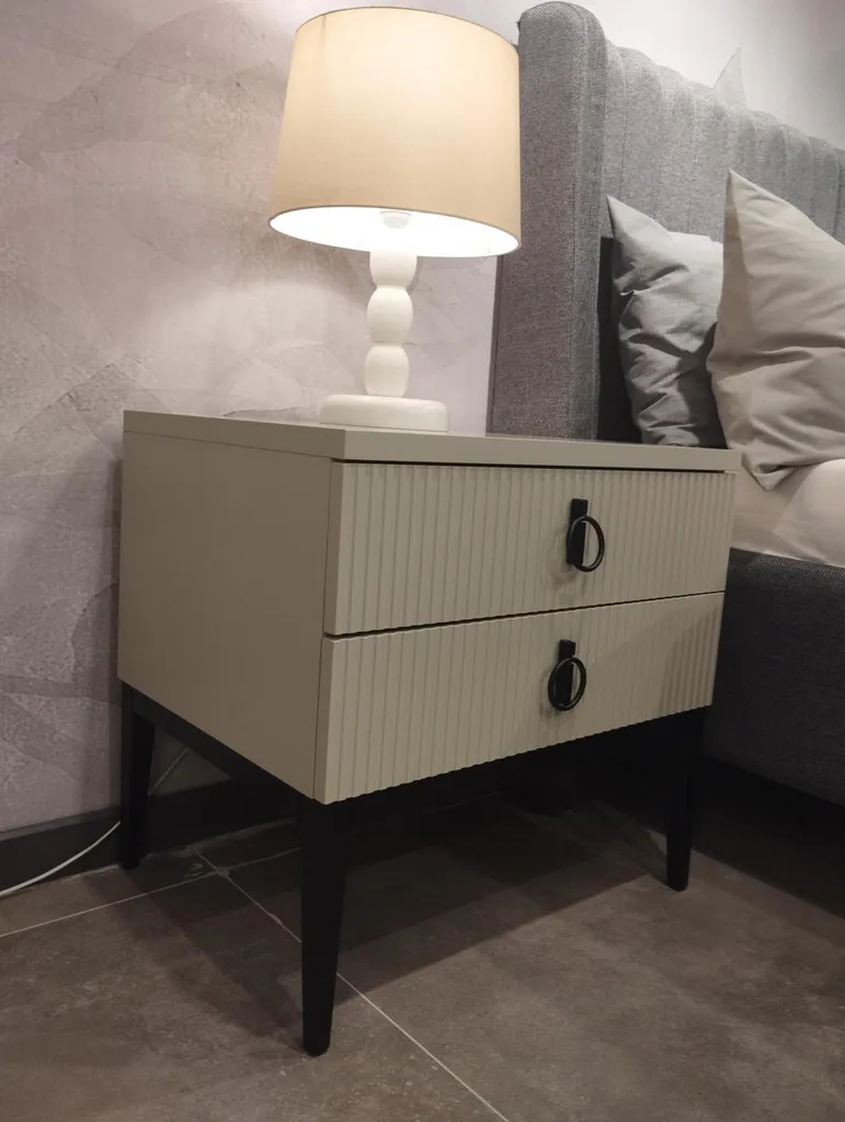 Table de nuit design pour optimiser votre déco de chambre de luxe
