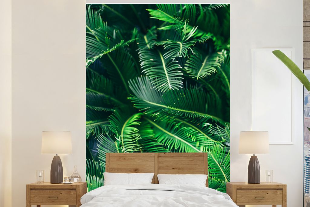 MuchoWow Fototapete für Wohnzimmer oder Schlafzimmer Wandtapete Vinyl Motivtapete Nahaufnahme von grünen Blättern der Sagopalme - 155x240 cm -...